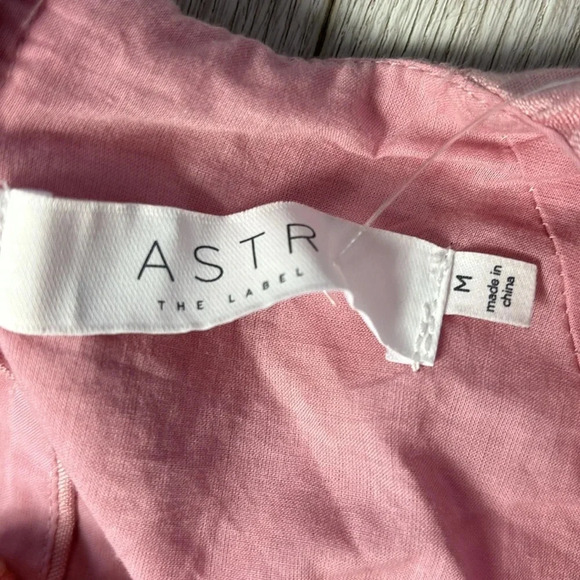 NWOT Astr The Cora cut out Top in pink / blush size M - Picture 10 of 12